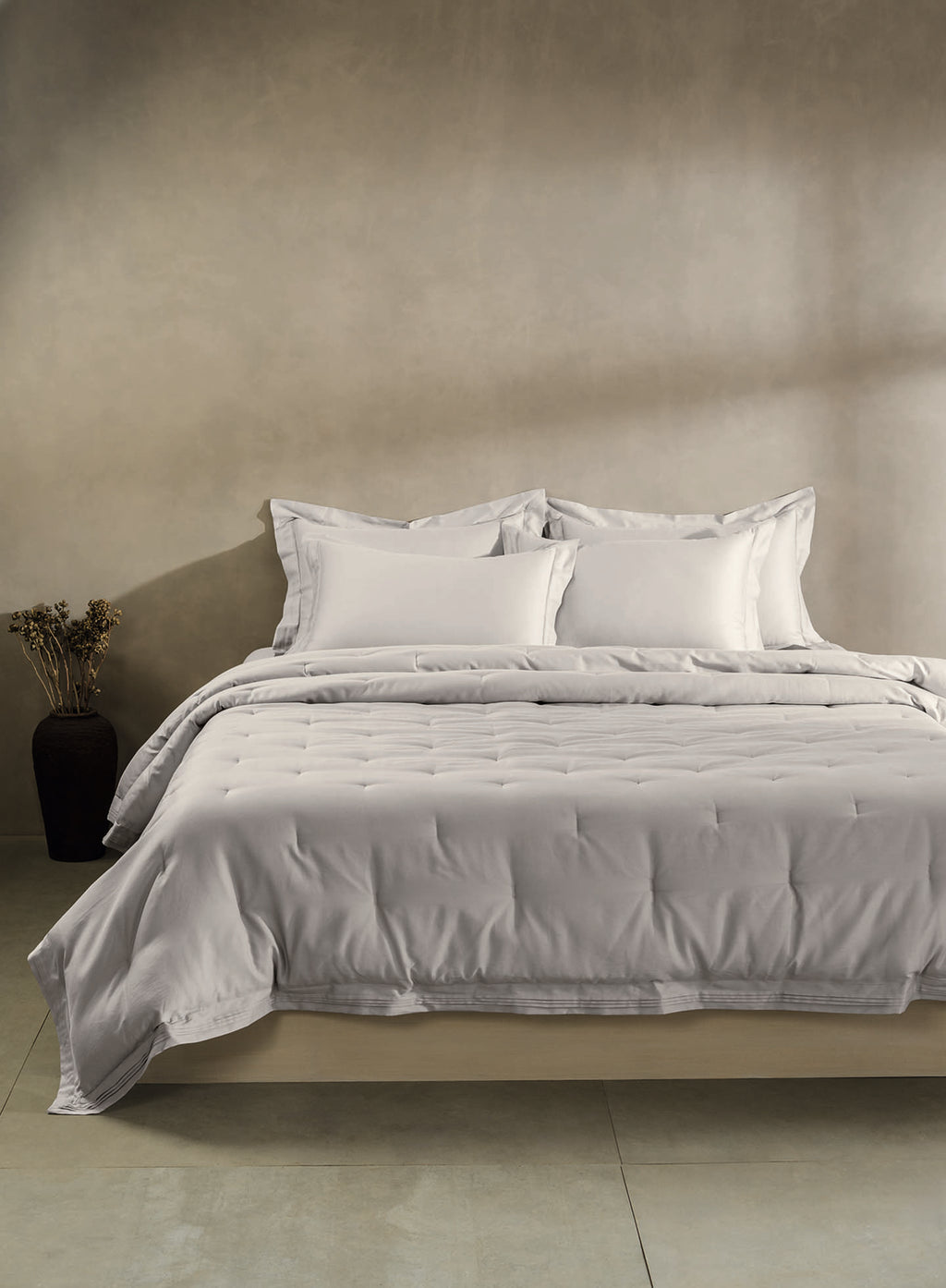 RUSKIN-LIGHT SILVER SINGLE COMFORTER
