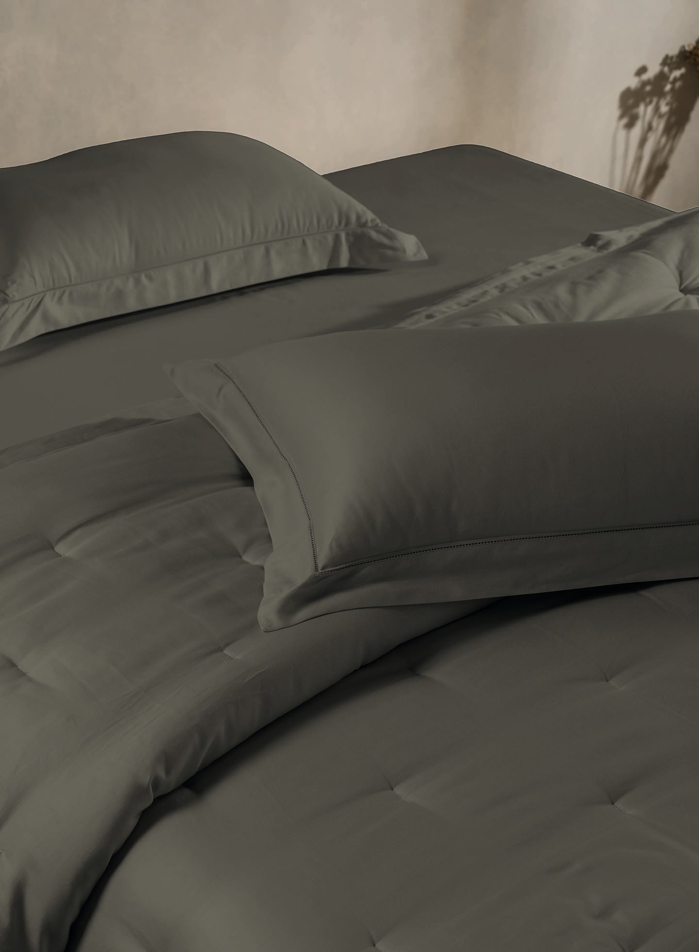 RUSKIN-IRON DUST DOUBLE COMFORTER