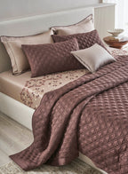 INDIENNE-FUDGESICKLE-WARM TAUPE BEDDING GIFT SET