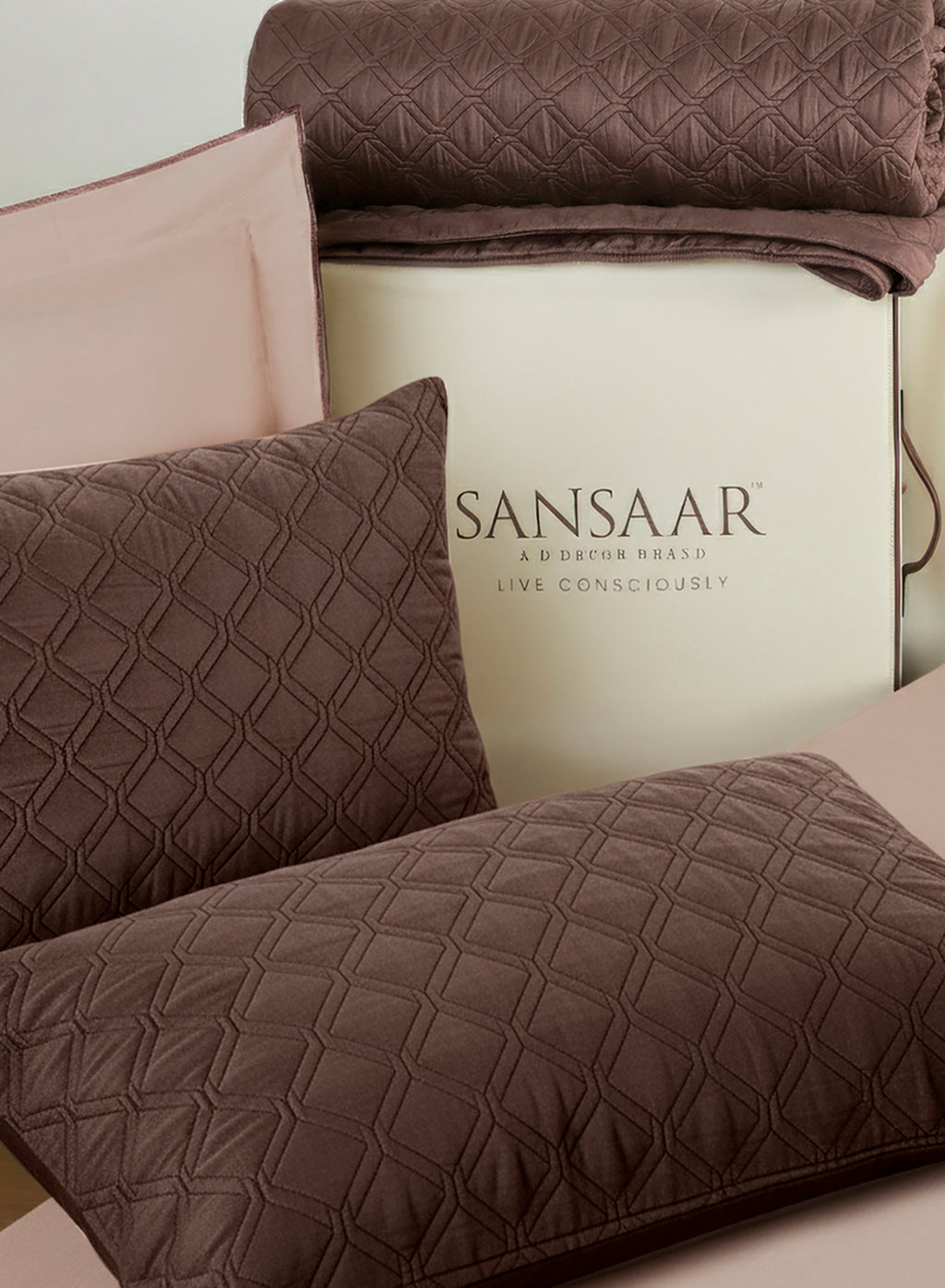 INDIENNE-FUDGESICKLE-WARM TAUPE BEDDING GIFT SET