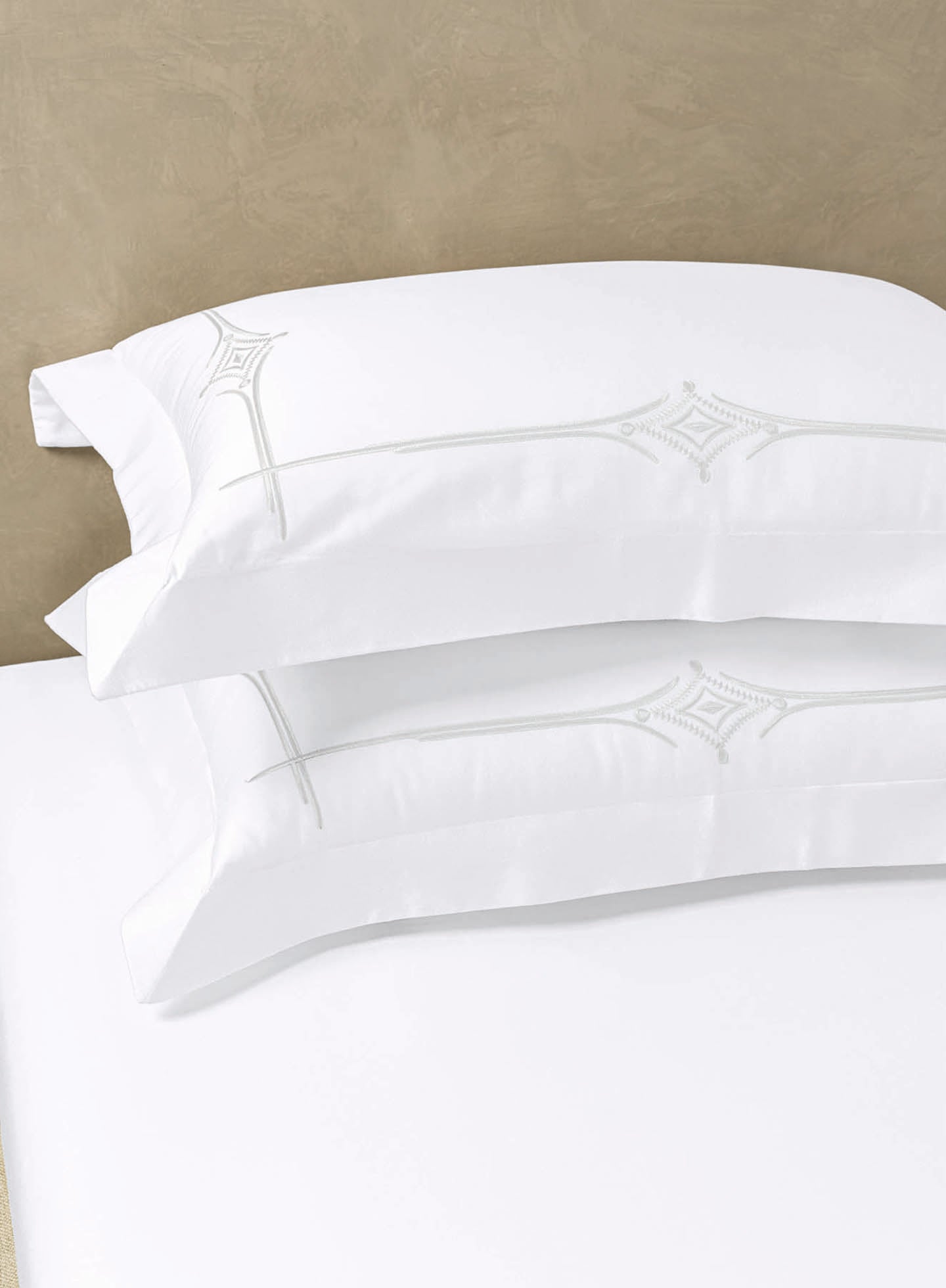 KELSEY-BRILLIANT WHITE-PEARL KING BED SHEET SET