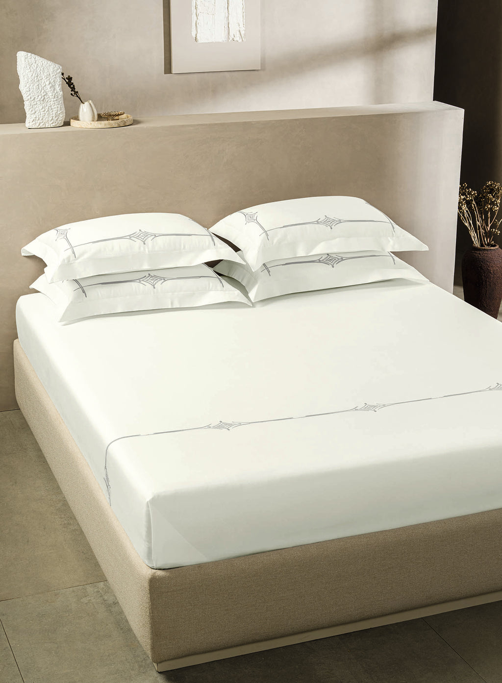 KELSEY-STAR WHITE-CHROME KING BED SHEET SET