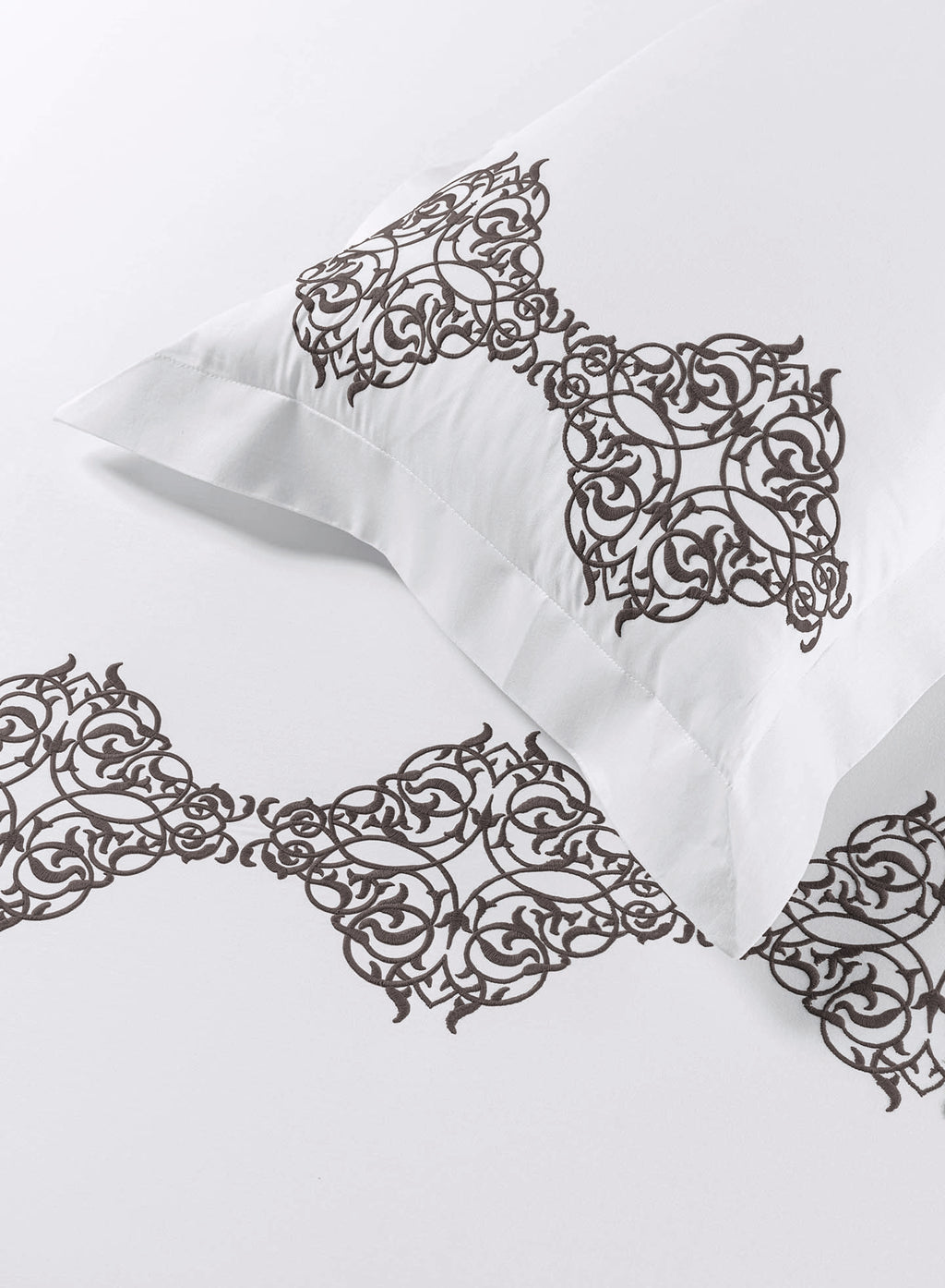 MAGNUS-BRILLIANT WHITE-CHARCOAL KING BED SHEET SET