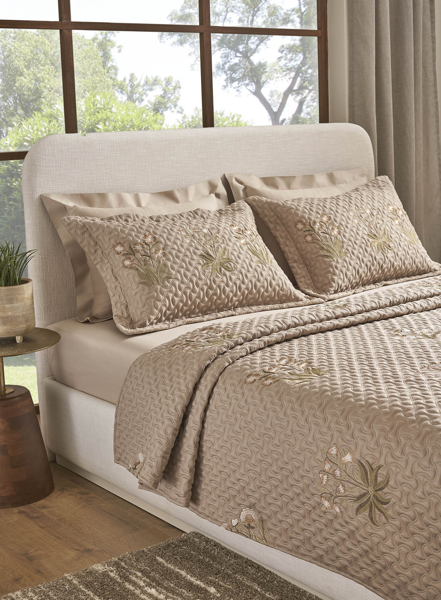 WILDSPRIG-TAUPE BEDDING GIFT SET