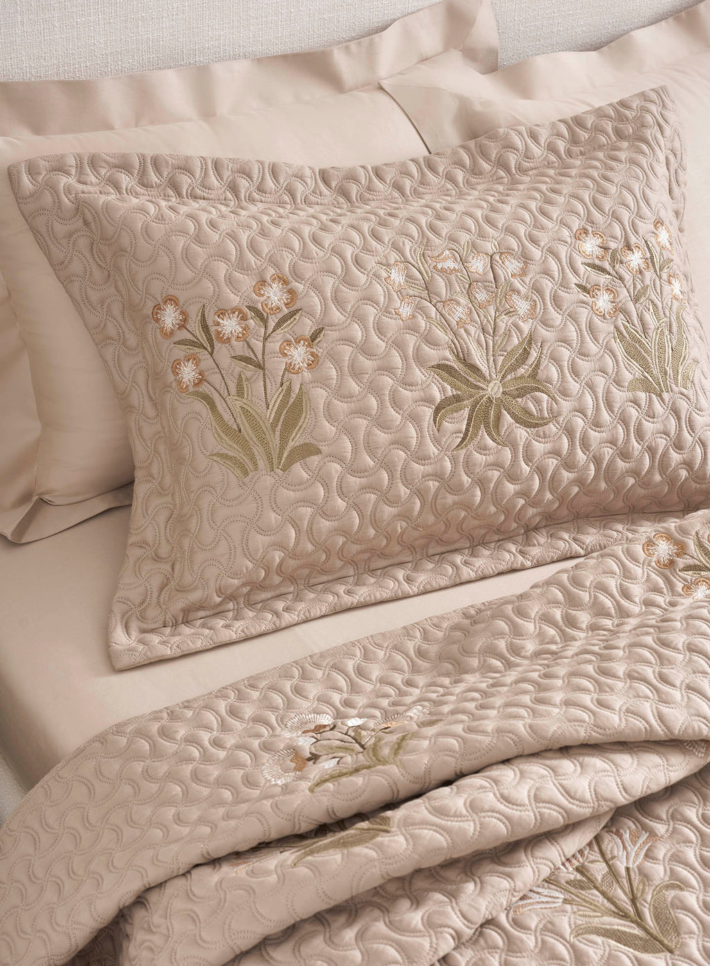 WILDSPRIG-TAUPE BEDDING GIFT SET