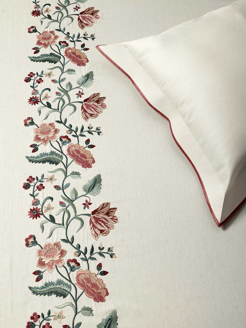 PETUNIA-SNOW WHITE KING BED SHEET SET