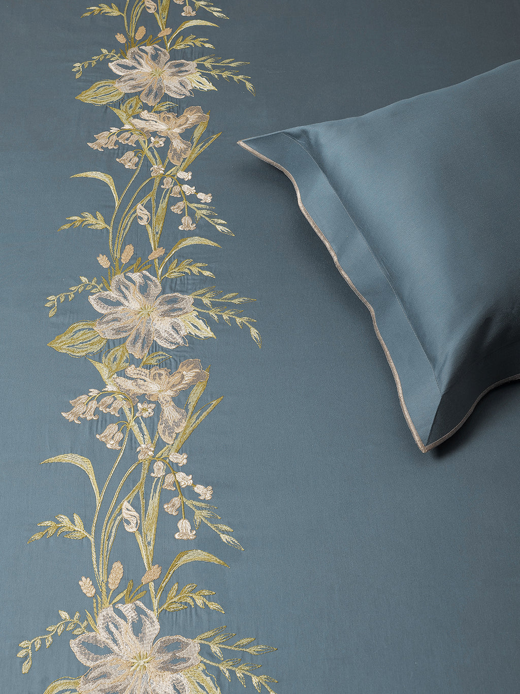 FLORAL TRAIL-AZURE KING BED SHEET SET