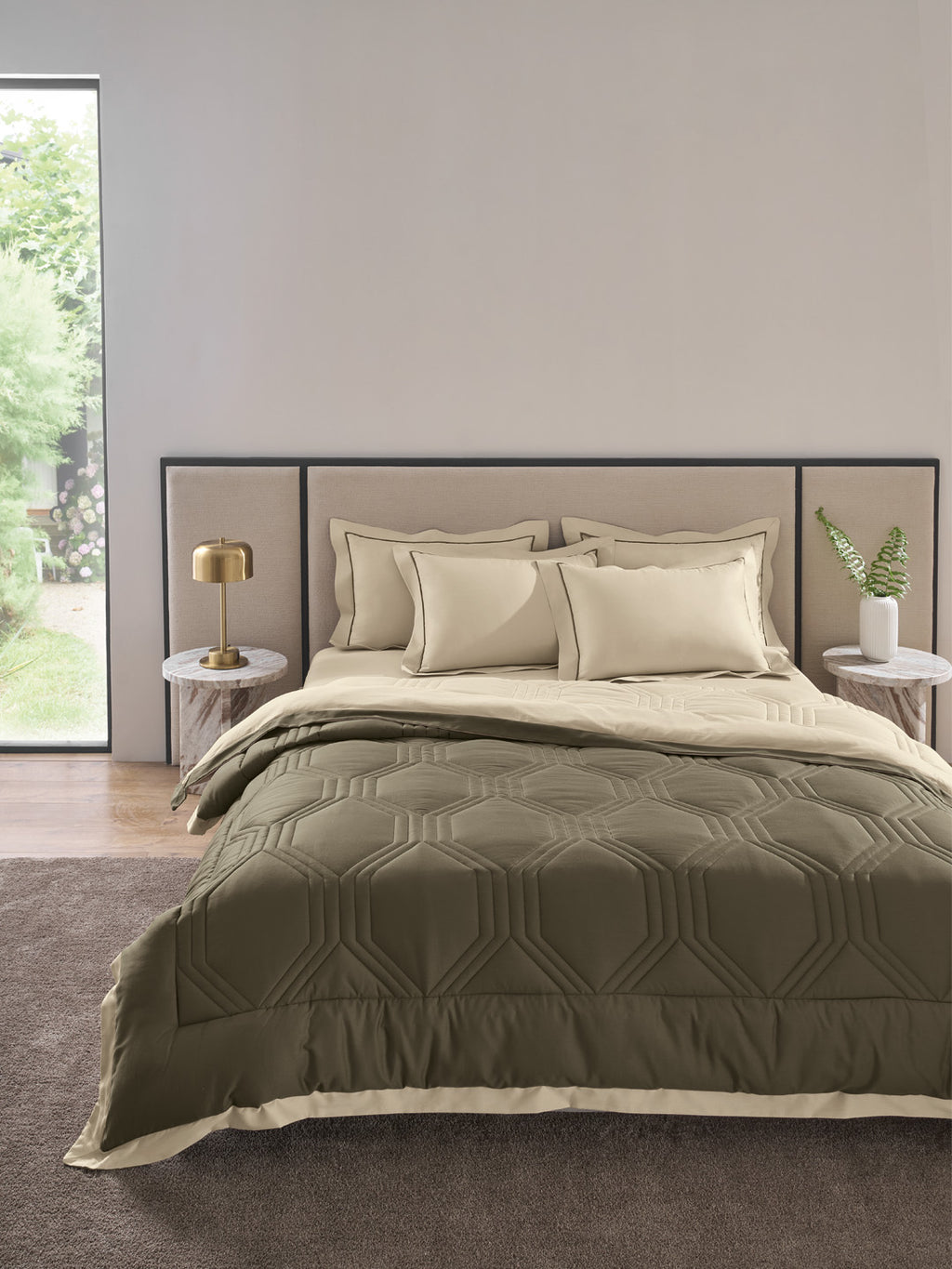 HONEYCOMB-TIMBER WOLF - SAND REVERSIBLE DOUBLE COMFORTER
