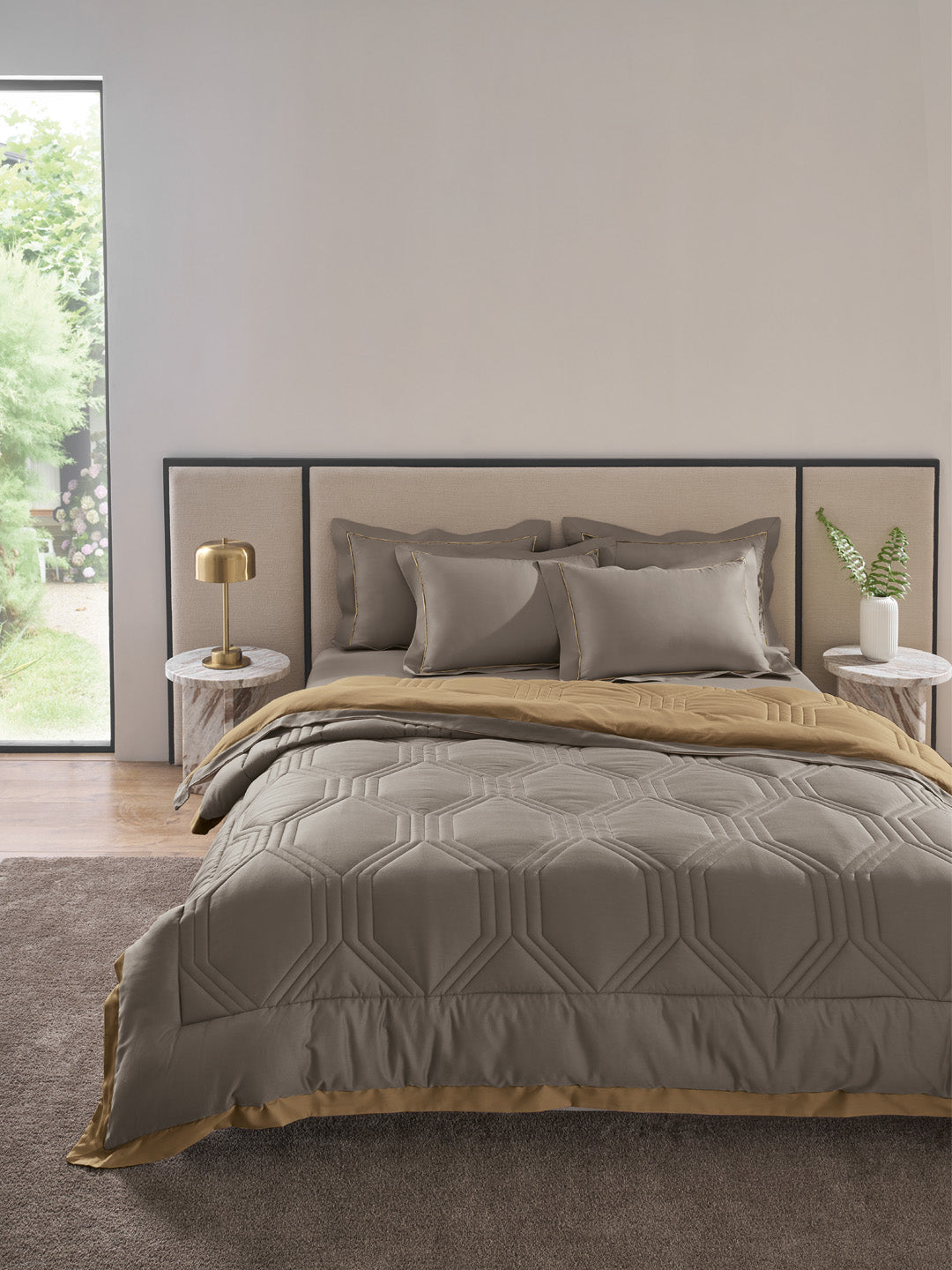 HONEYCOMB-SOUTHERN VINE -  MUSTARD REVERSIBLE DOUBLE COMFORTER