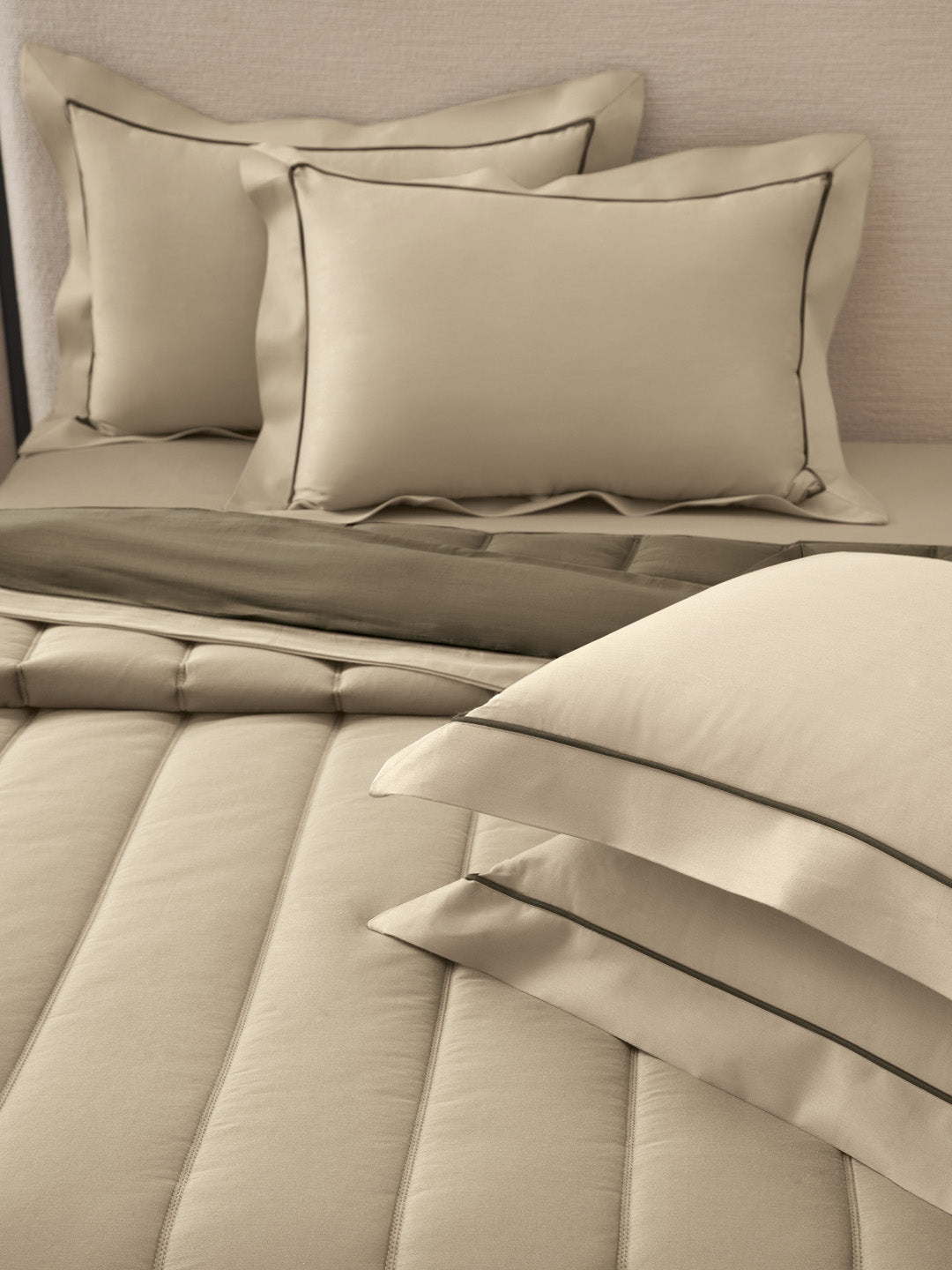 FURROW-TIMBER WOLF - SAND REVERSIBLE DOUBLE COMFORTER