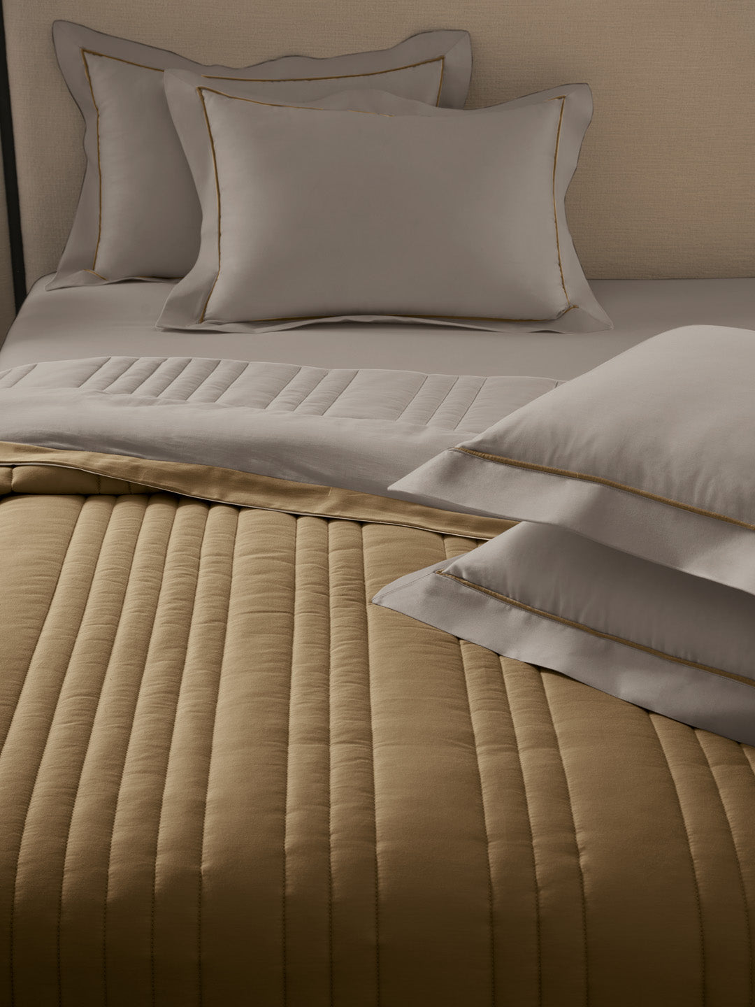 ALTROVE -SOUTHERN VINE -  MUSTARD REVERSIBLE SINGLE COMFORTER