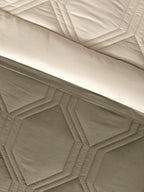 HONEYCOMB-TIMBER WOLF - SAND REVERSIBLE SINGLE COMFORTER