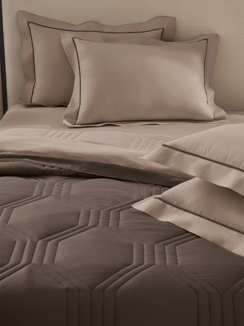 HONEYCOMB-PINE CONE - WARM TAUPE REVERSIBLE SINGLE COMFORTER