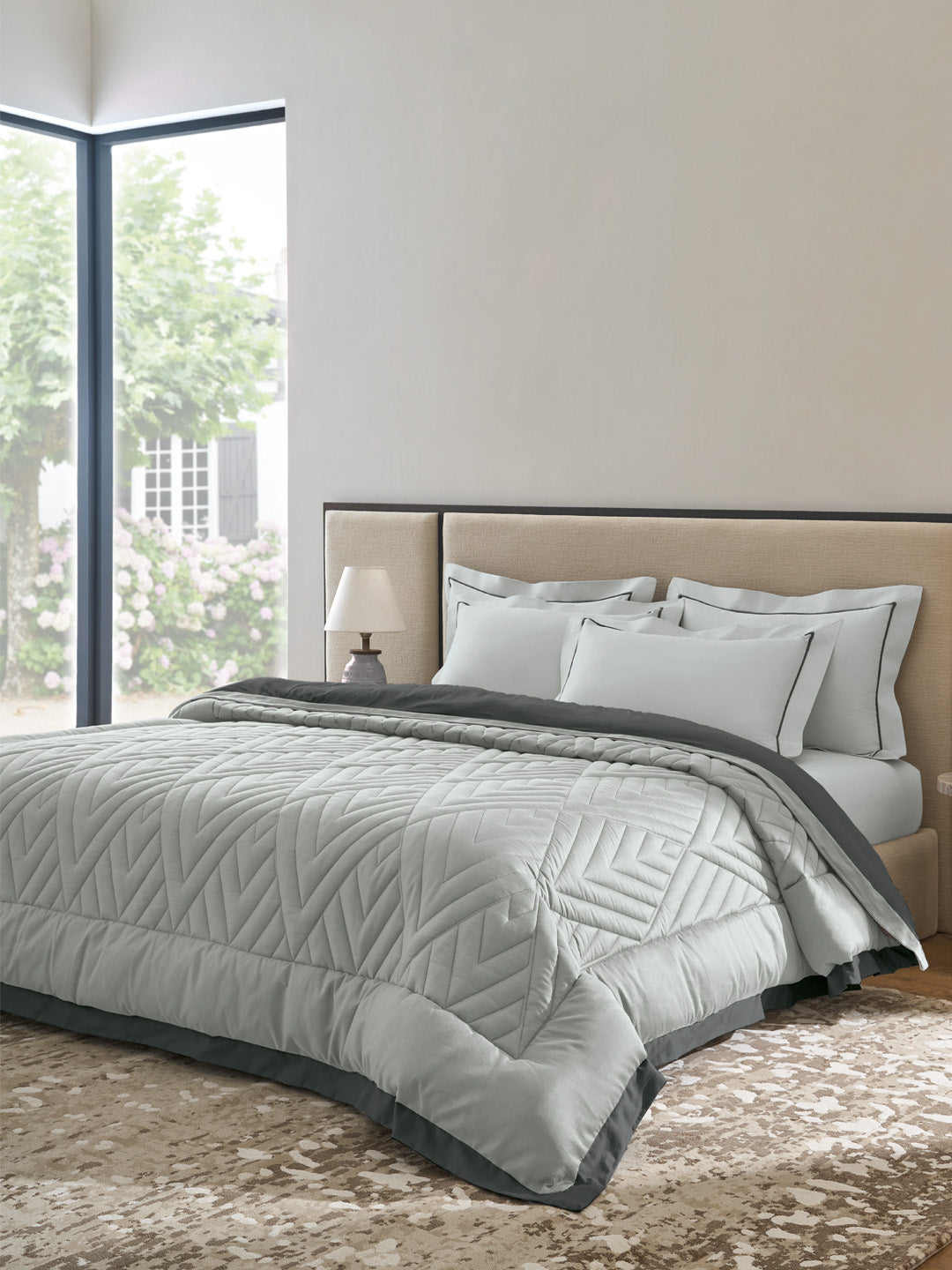 GARNET-GRIFFIN - SILVER REVERSIBLE SINGLE COMFORTER