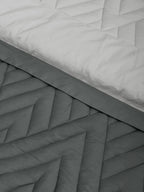 GARNET-GRIFFIN - SILVER REVERSIBLE SINGLE COMFORTER