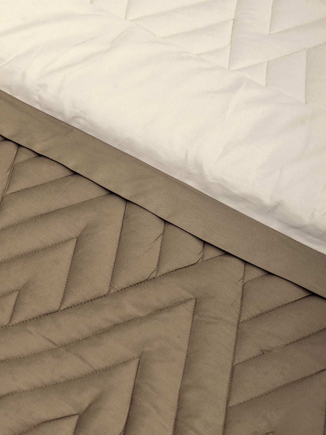 GARNET-PEBBLE - COFFEE REVERSIBLE SINGLE COMFORTER
