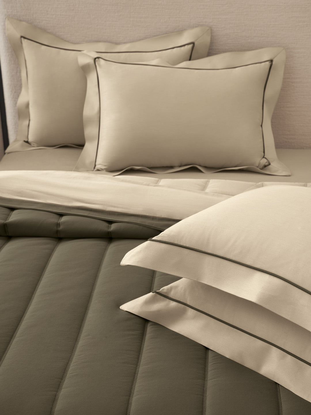 FURROW-TIMBER WOLF - SAND REVERSIBLE SINGLE COMFORTER
