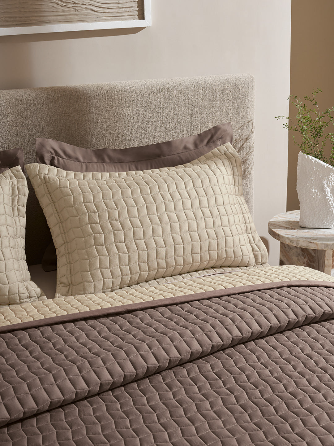 COBBLE-LINEN AND PINECONE DOUBLE QUILTED BED SPREAD