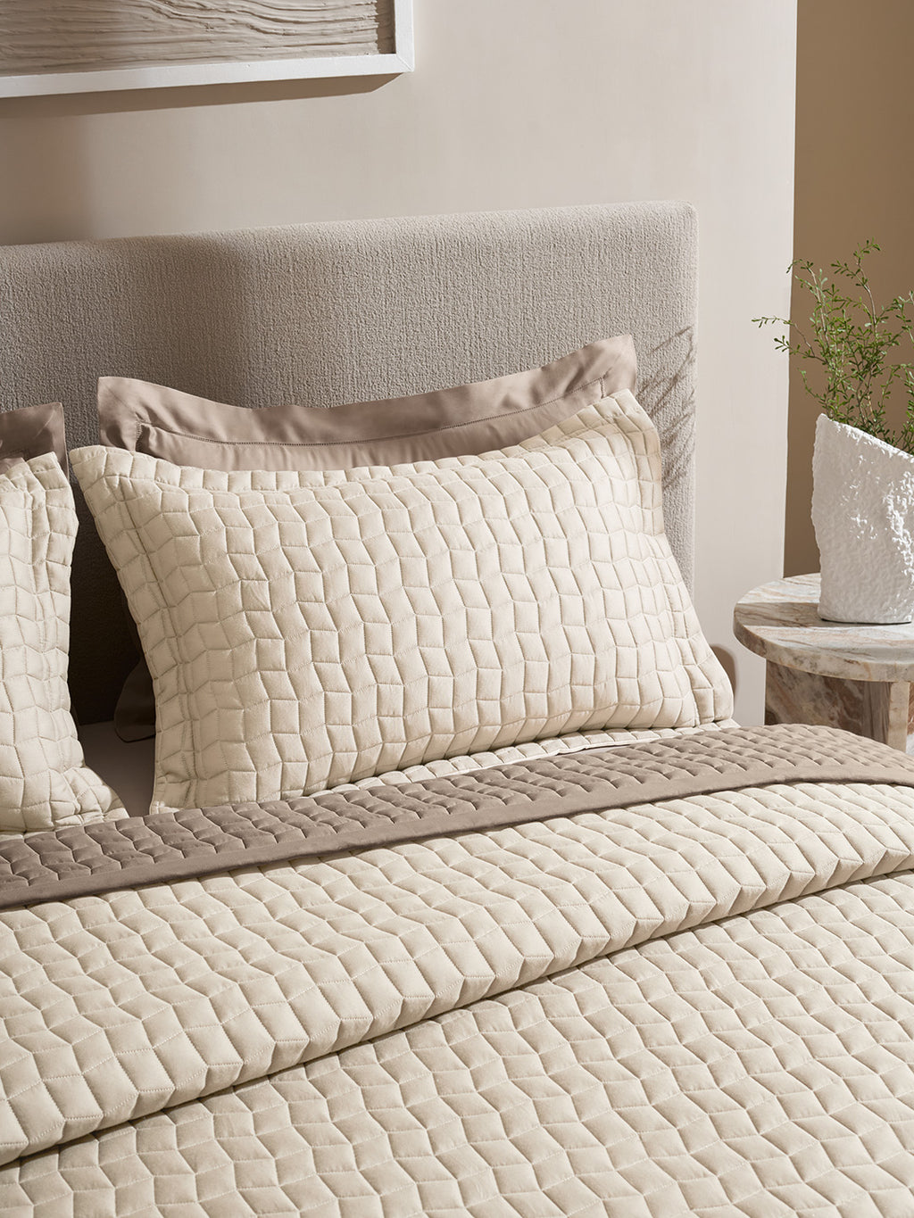 COBBLE-MARSHMALLOW AND TAUPE DOUBLE QUILTED BED SPREAD