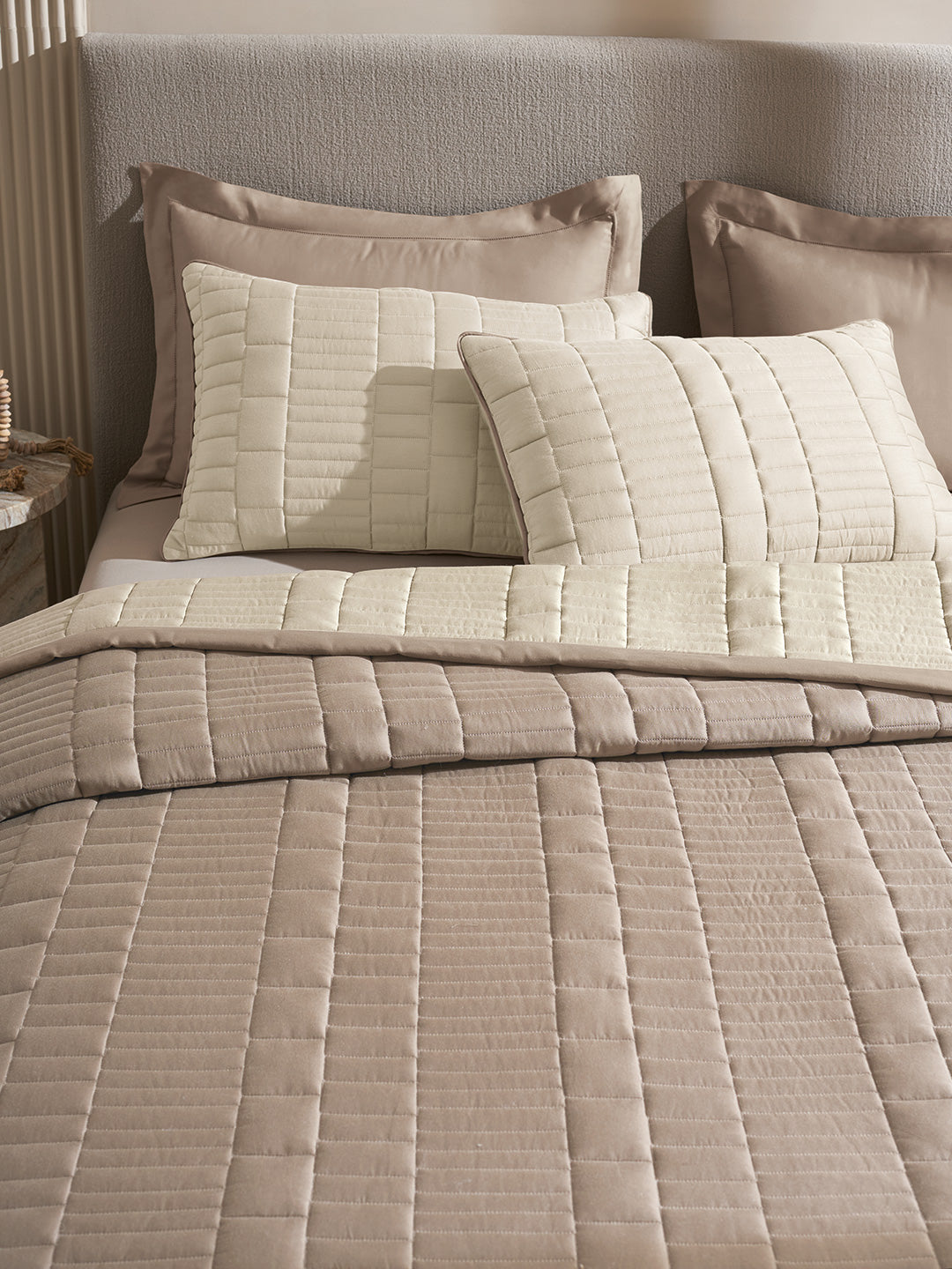 CASTLE-MARSHMALLOW AND TAUPE DOUBLE QUILTED BED SPREAD