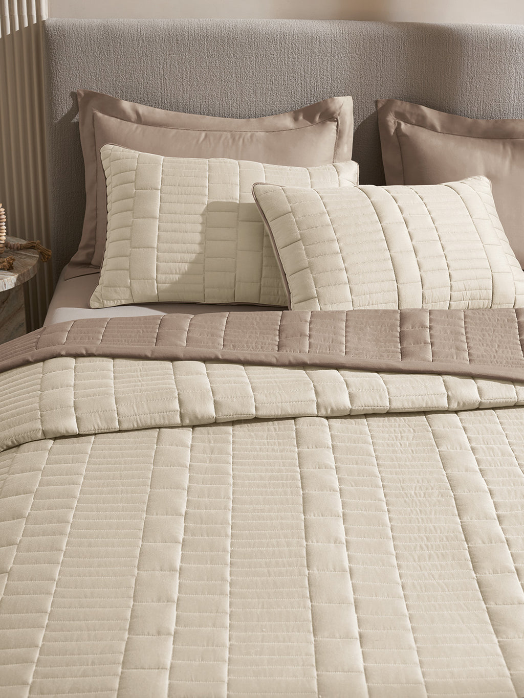 CASTLE-MARSHMALLOW AND TAUPE DOUBLE QUILTED BED SPREAD