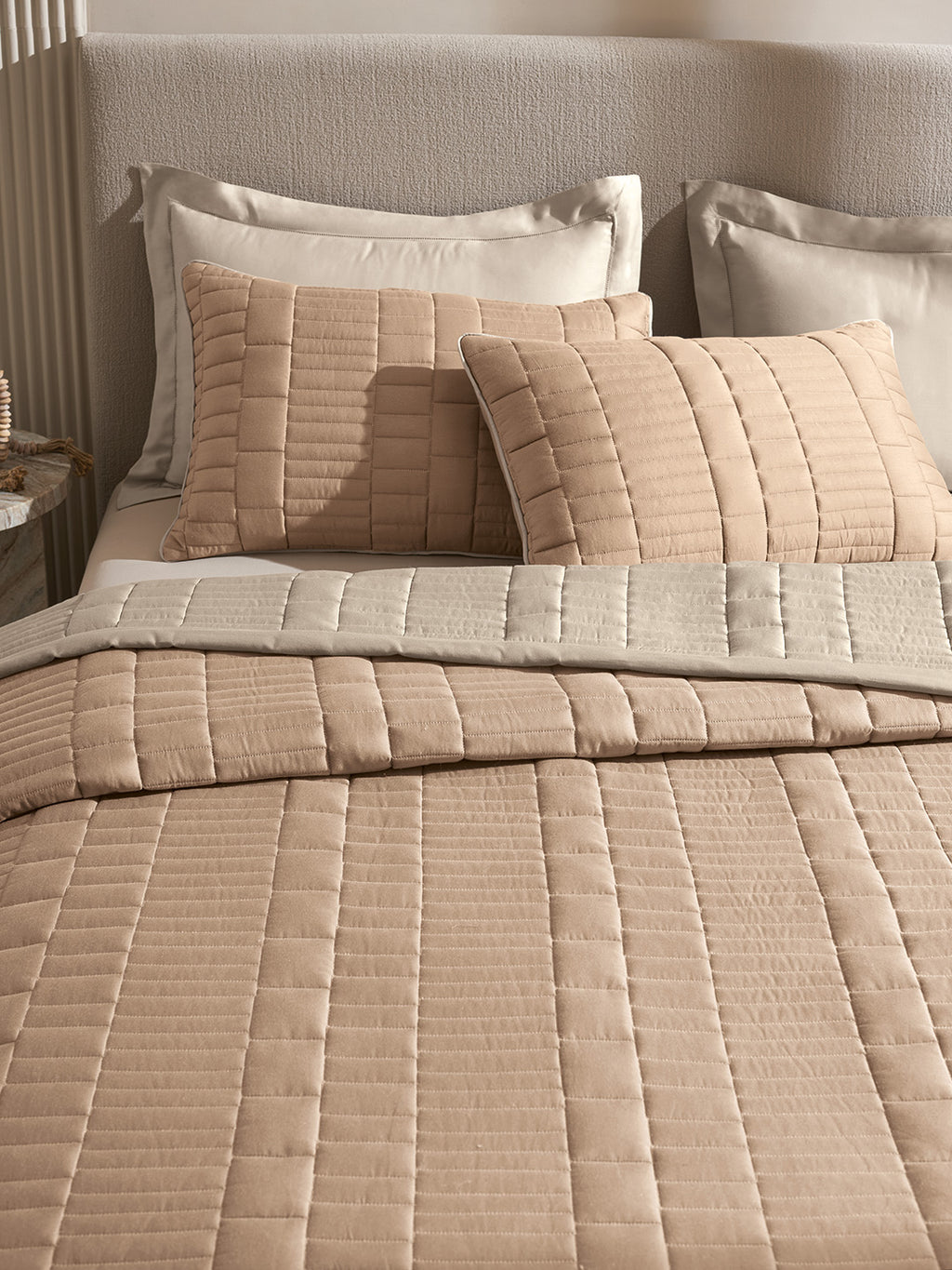 CASTLE-NATURAL AND LATTE DOUBLE QUILTED BED SPREAD