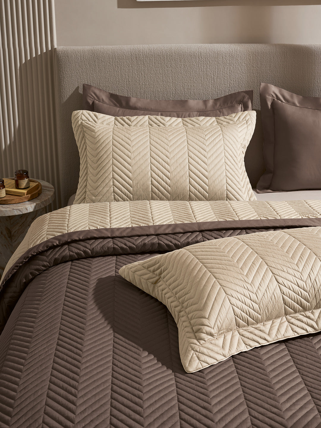 VECTRA-LINEN AND PINECONE DOUBLE QUILTED BED SPREAD