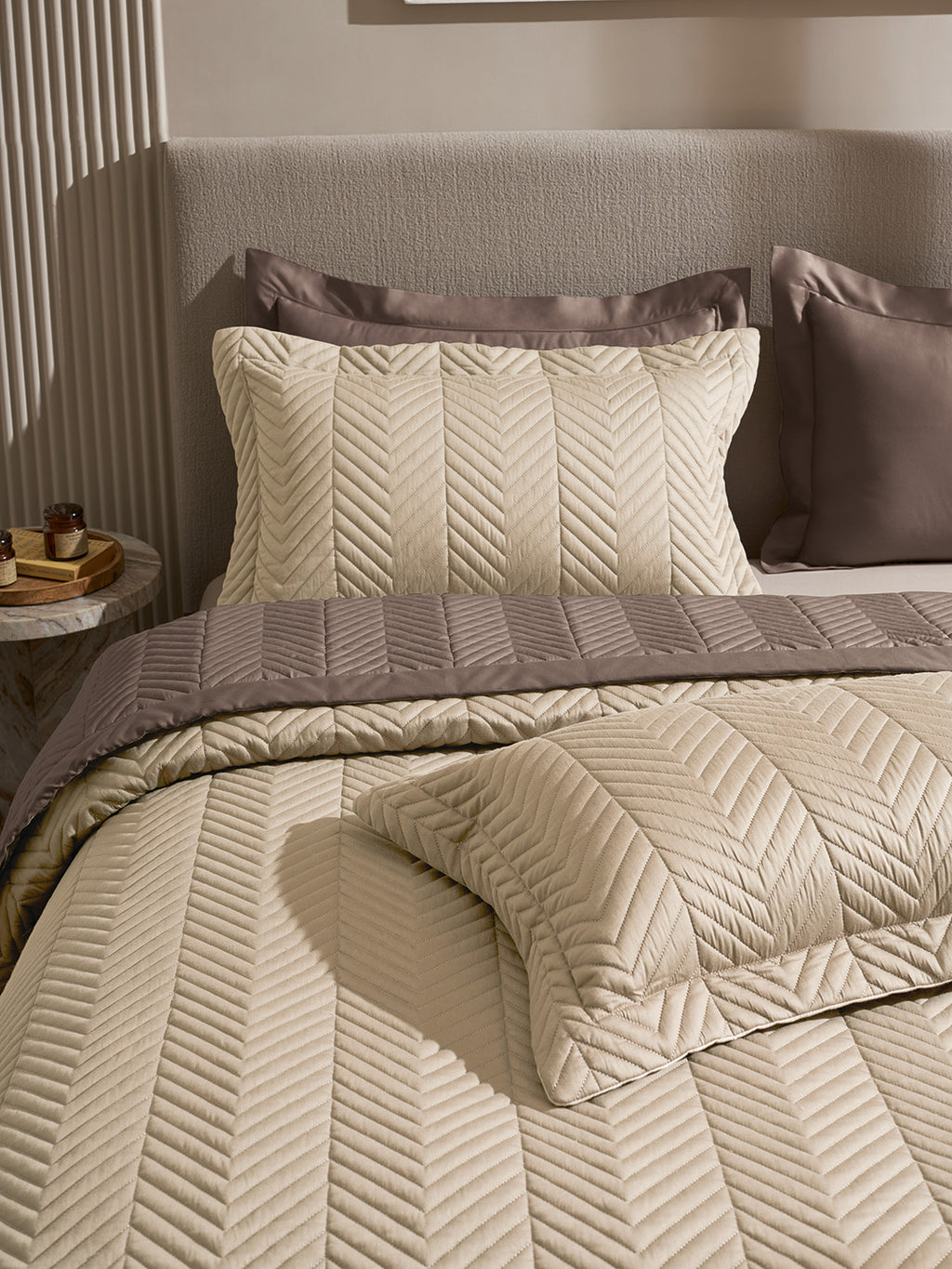 VECTRA-LINEN AND PINECONE DOUBLE QUILTED BED SPREAD