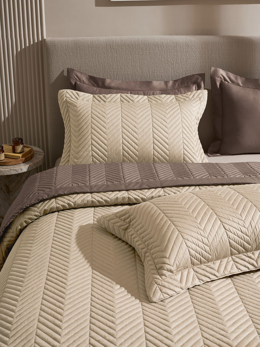 VECTRA-LINEN AND PINECONE DOUBLE QUILTED BED SPREAD