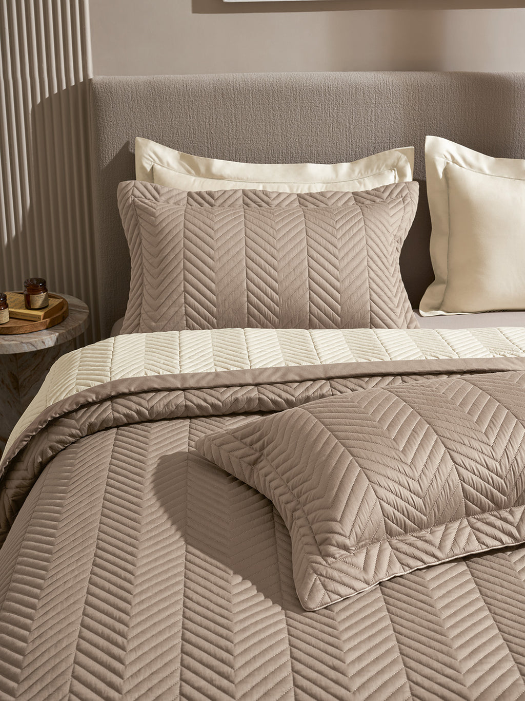 VECTRA-MARSHMALLOW AND TAUPE DOUBLE QUILTED BED SPREAD