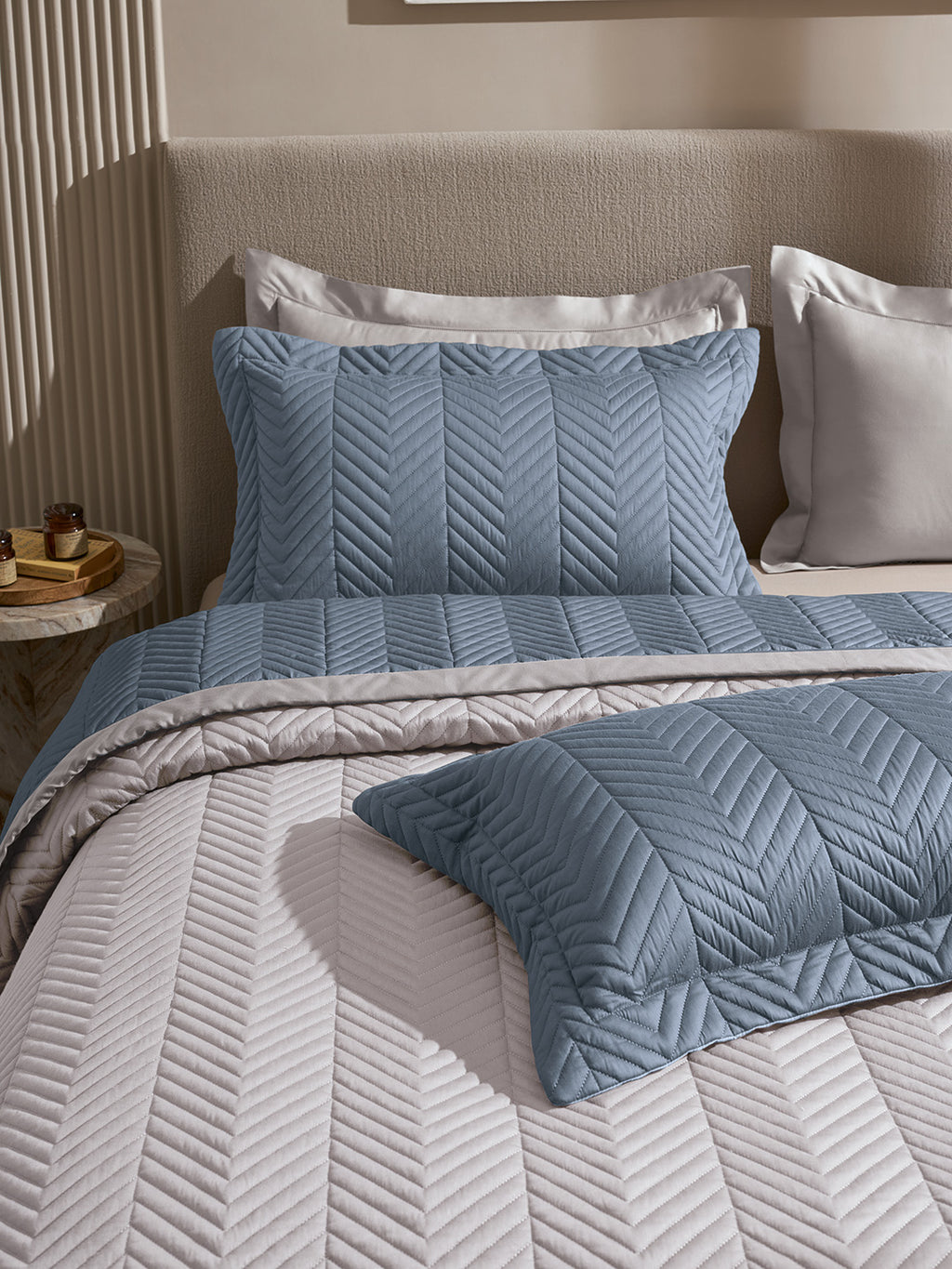 VECTRA-FADED DENIM AND ALLOY DOUBLE QUILTED BED SPREAD