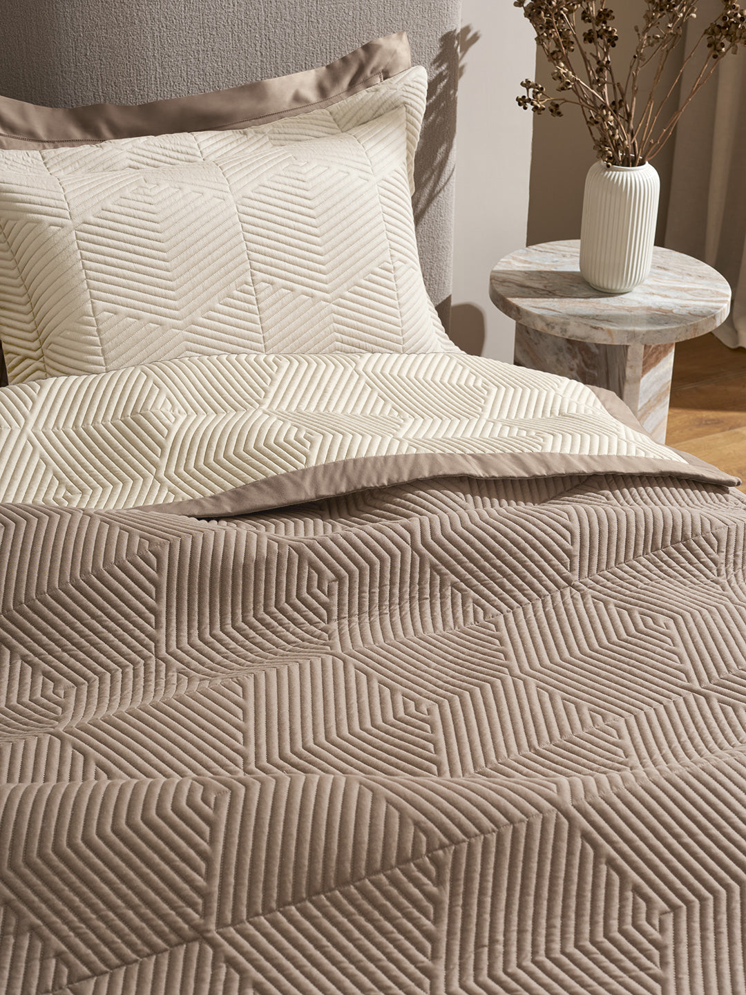 STRATA-MARSHMALLOW AND TAUPE DOUBLE QUILTED BED SPREAD