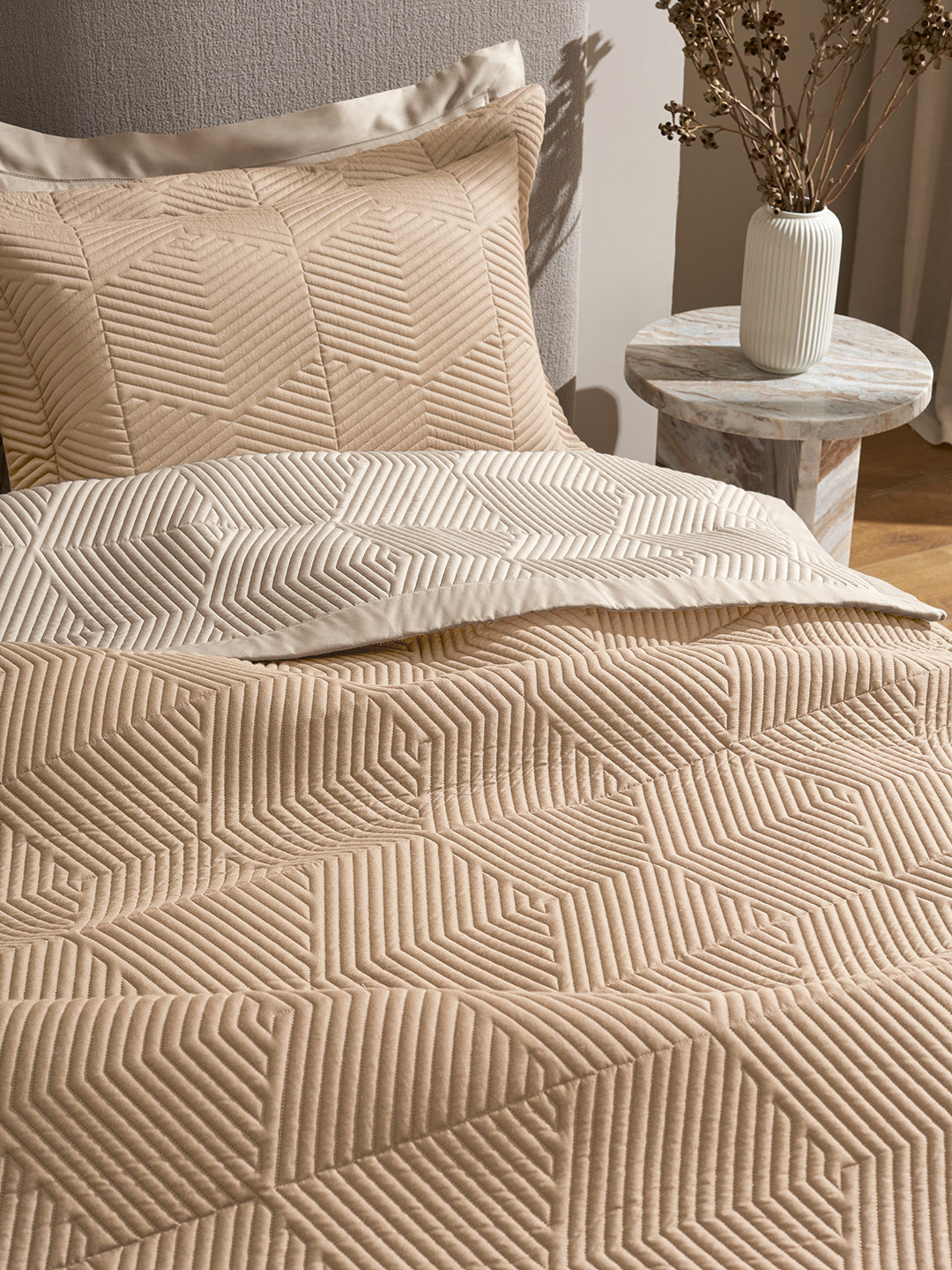 STRATA-NATURAL AND LATTE DOUBLE QUILTED BED SPREAD