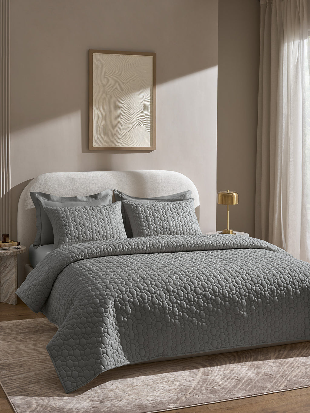ORBIS-GRIFFIN DOUBLE QUILTED BED SPREAD