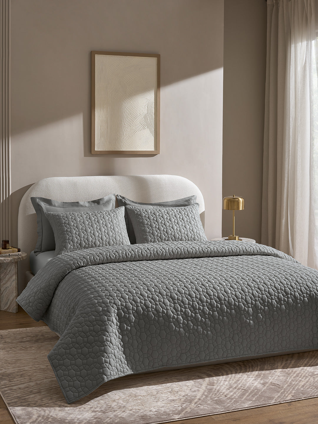 ORBIS-GRIFFIN DOUBLE QUILTED BED SPREAD