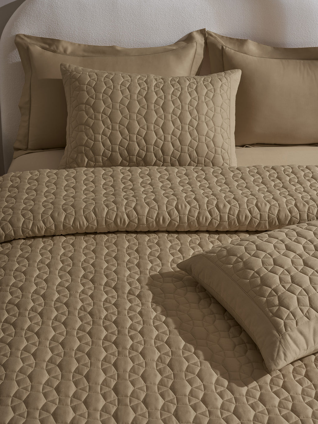 ORBIS-MOCHA DOUBLE QUILTED BED SPREAD