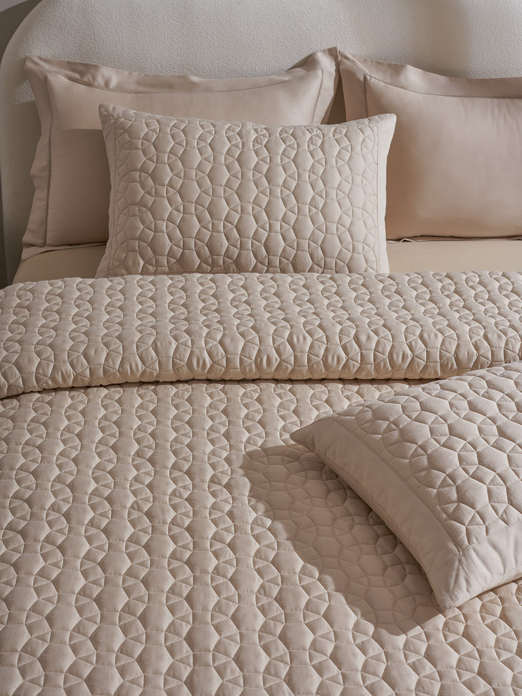 ORBIS-BISCUIT DOUBLE QUILTED BED SPREAD