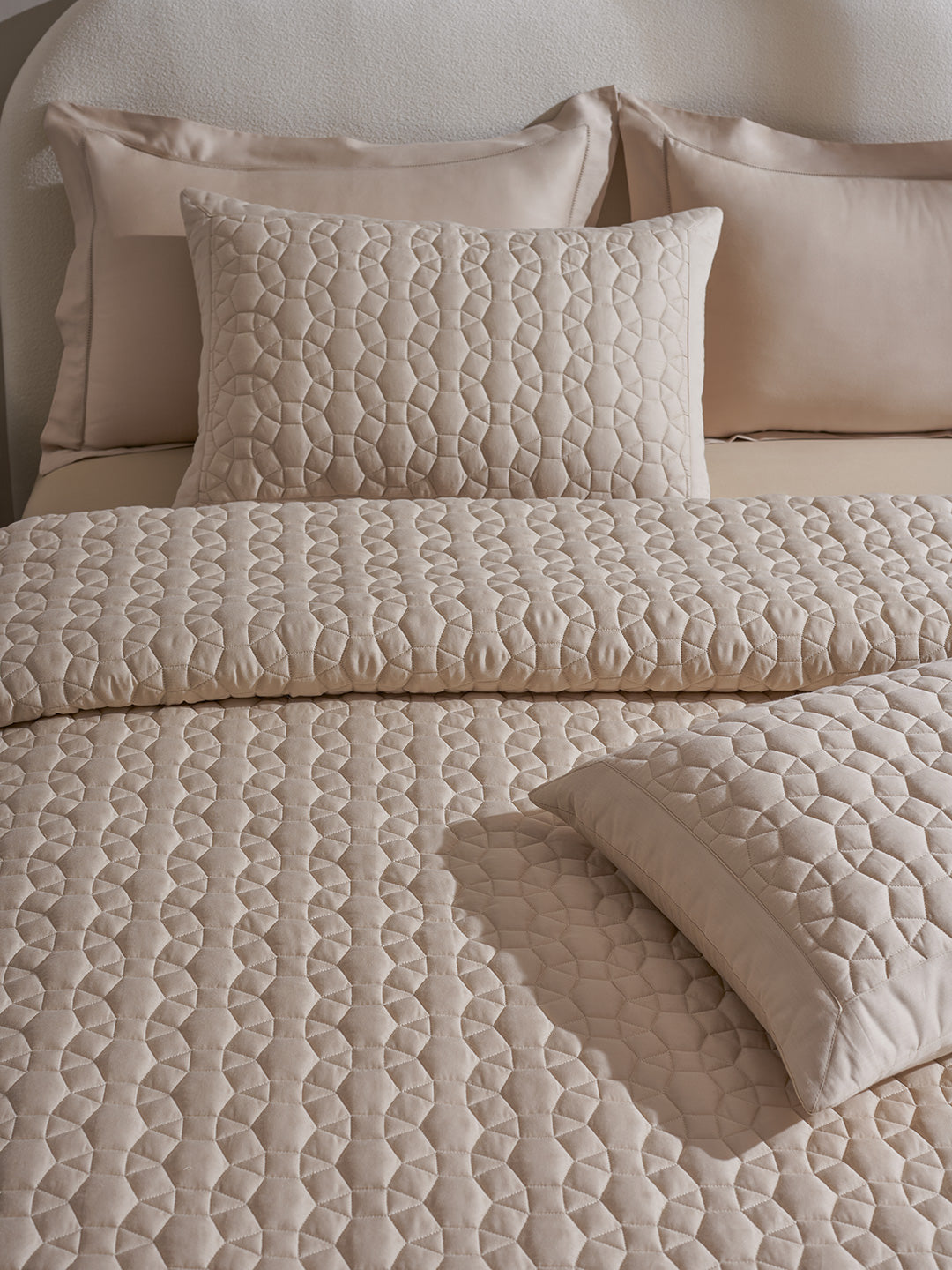ORBIS-BISCUIT DOUBLE QUILTED BED SPREAD