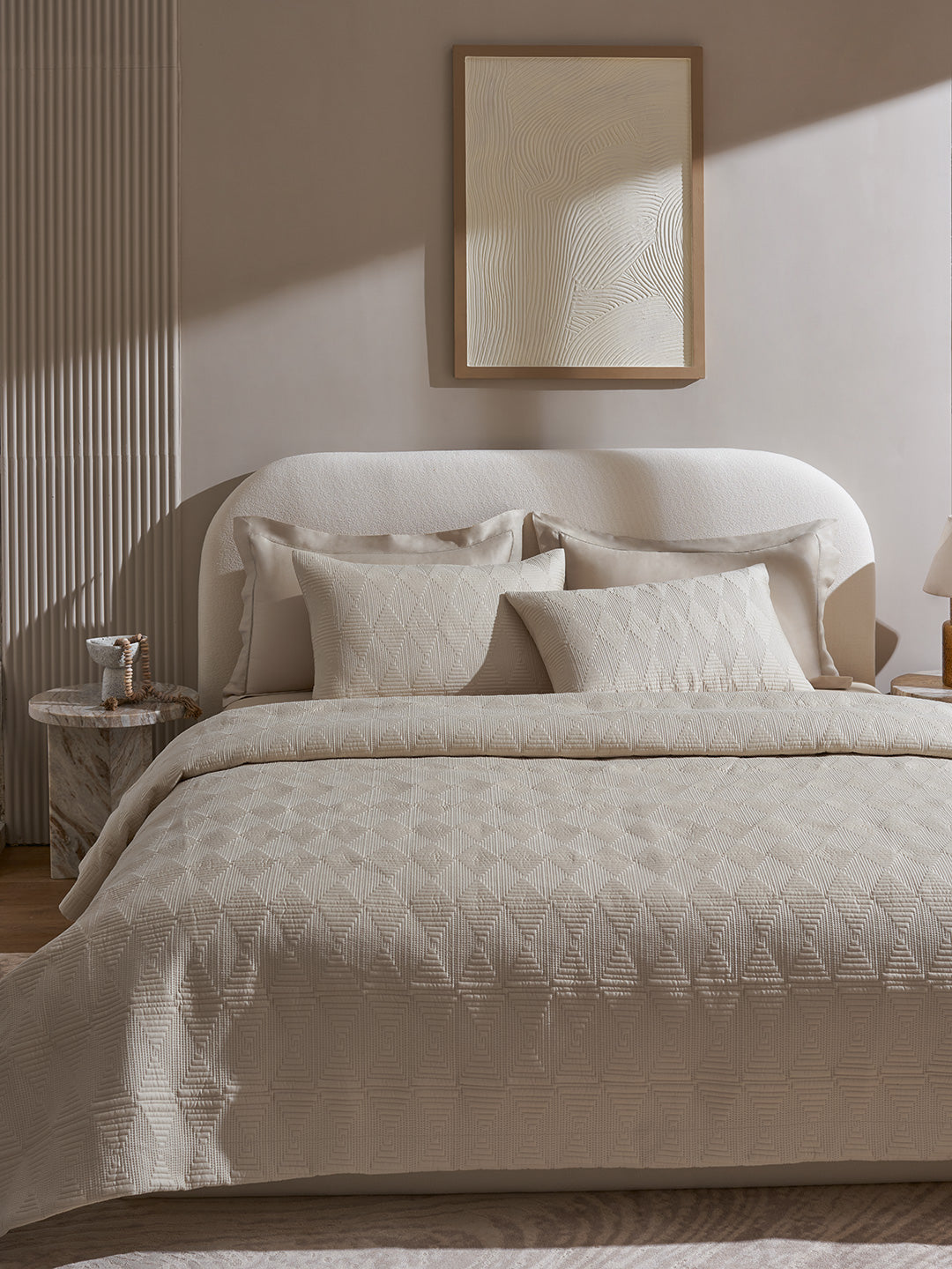 TRESTLE-LINEN DOUBLE QUILTED BED SPREAD