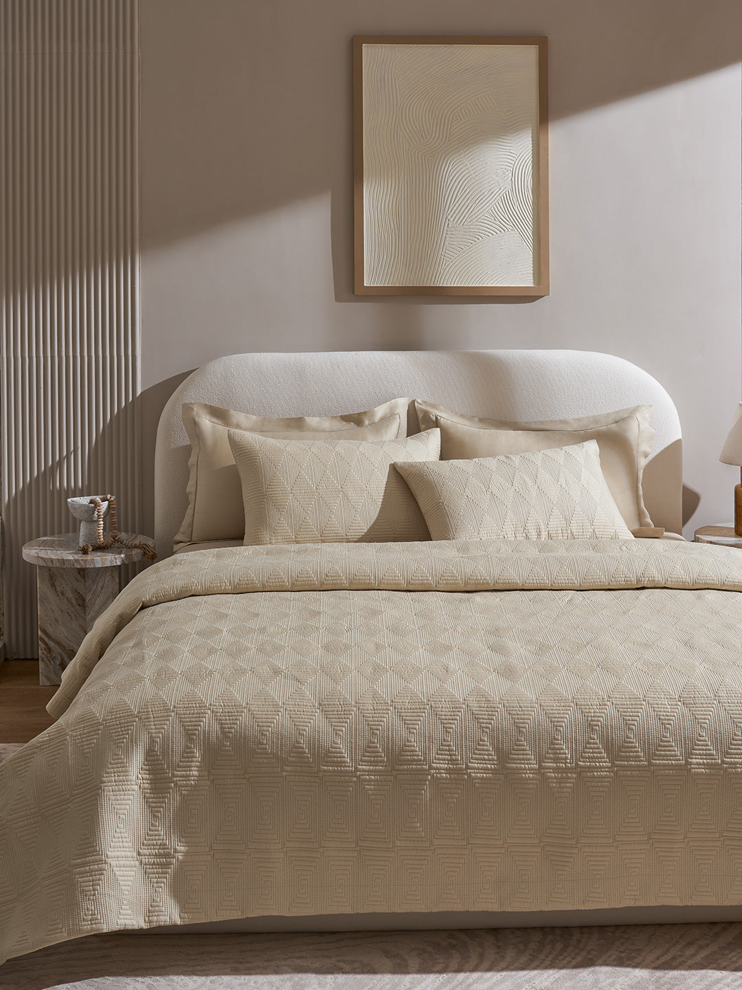 TRESTLE-WHITE SAND  DOUBLE QUILTED BED SPREAD