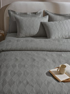 TRESTLE-GRIFFIN DOUBLE QUILTED BED SPREAD