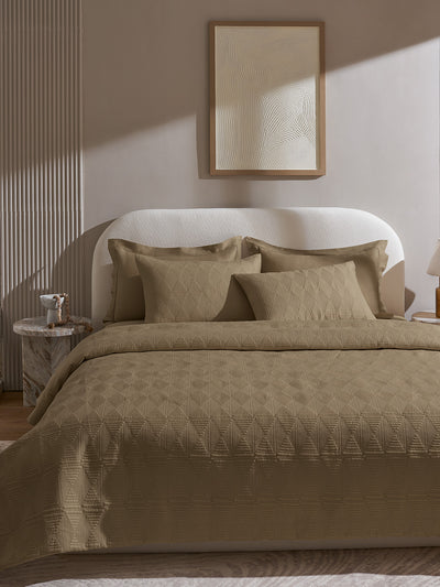 TRESTLE-MOCHA DOUBLE QUILTED BED SPREAD