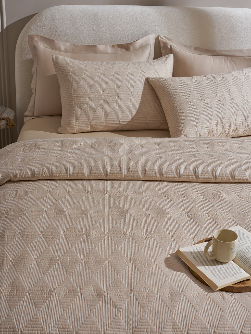 TRESTLE-BISCUIT DOUBLE QUILTED BED SPREAD