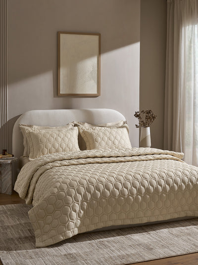 HIVE-WHITE SAND  DOUBLE QUILTED BED SPREAD