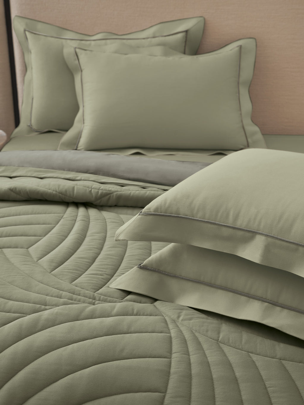 WAVE CREST-THYME  - DESERT SAGE REVERSIBLE DOUBLE COMFORTER BEDDING SET